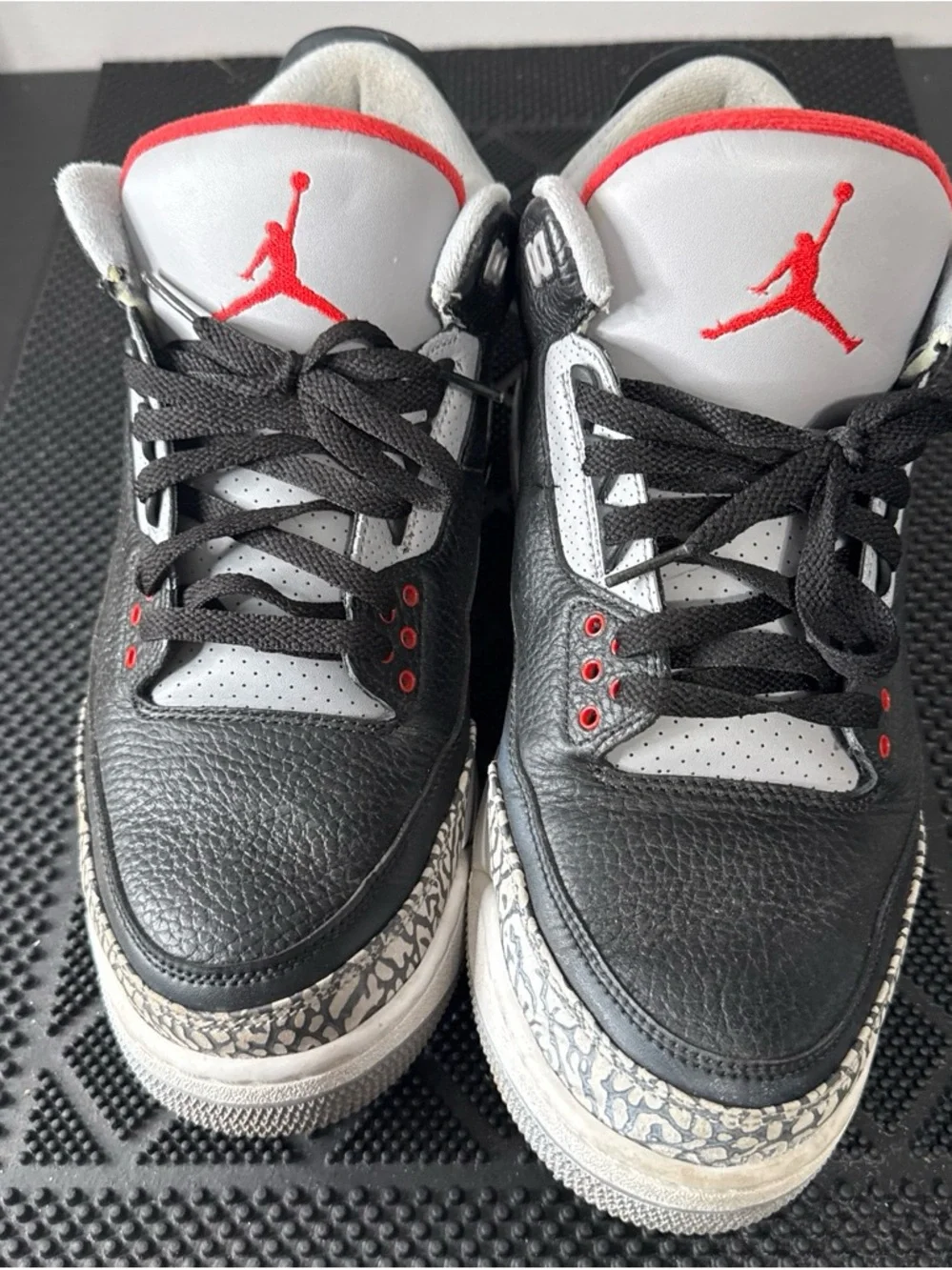 Jordan Men's Black, Grey and Red Retro Sneakers